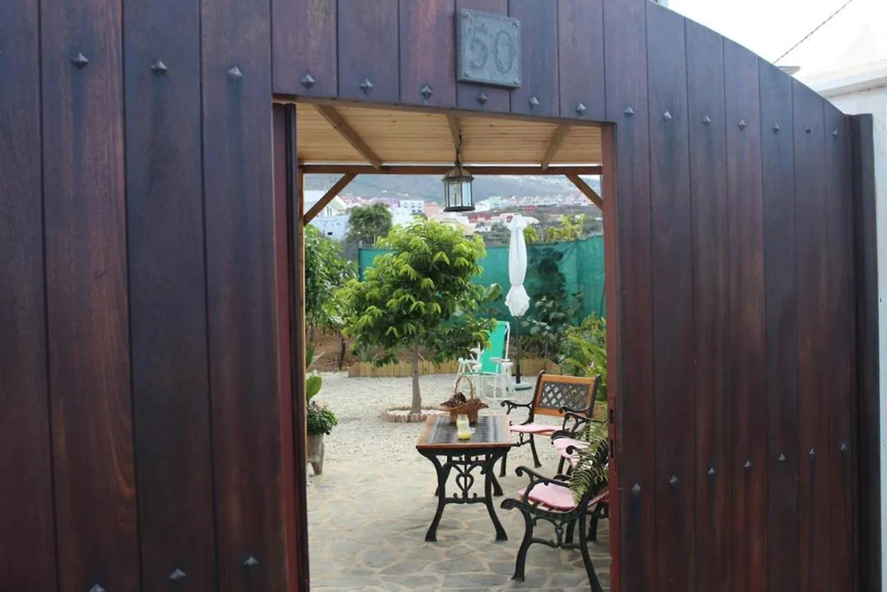 Cosy Chalet: Panoramic Views in Icod De Los Vinos Spain